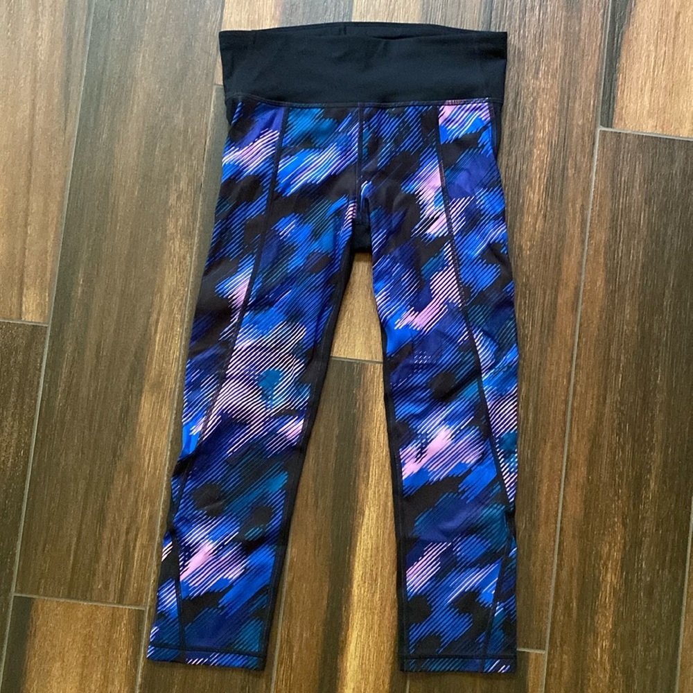 Gap Fit Sculpt Compression black print 3/4 capri cropped ankle leggings